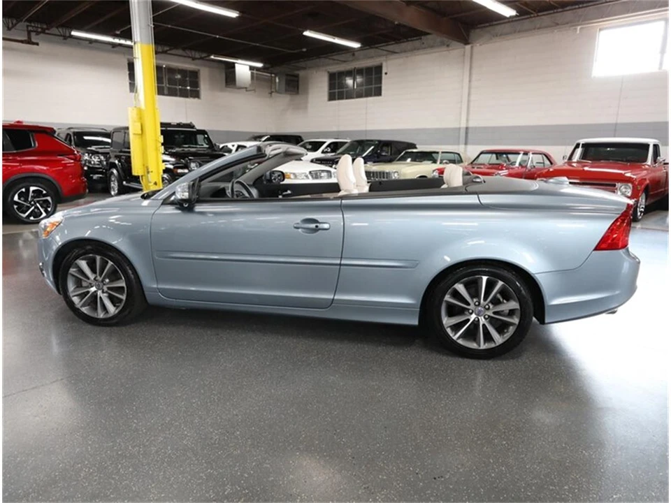2011 Volvo C70 2nd Gen - Image 16 of 31