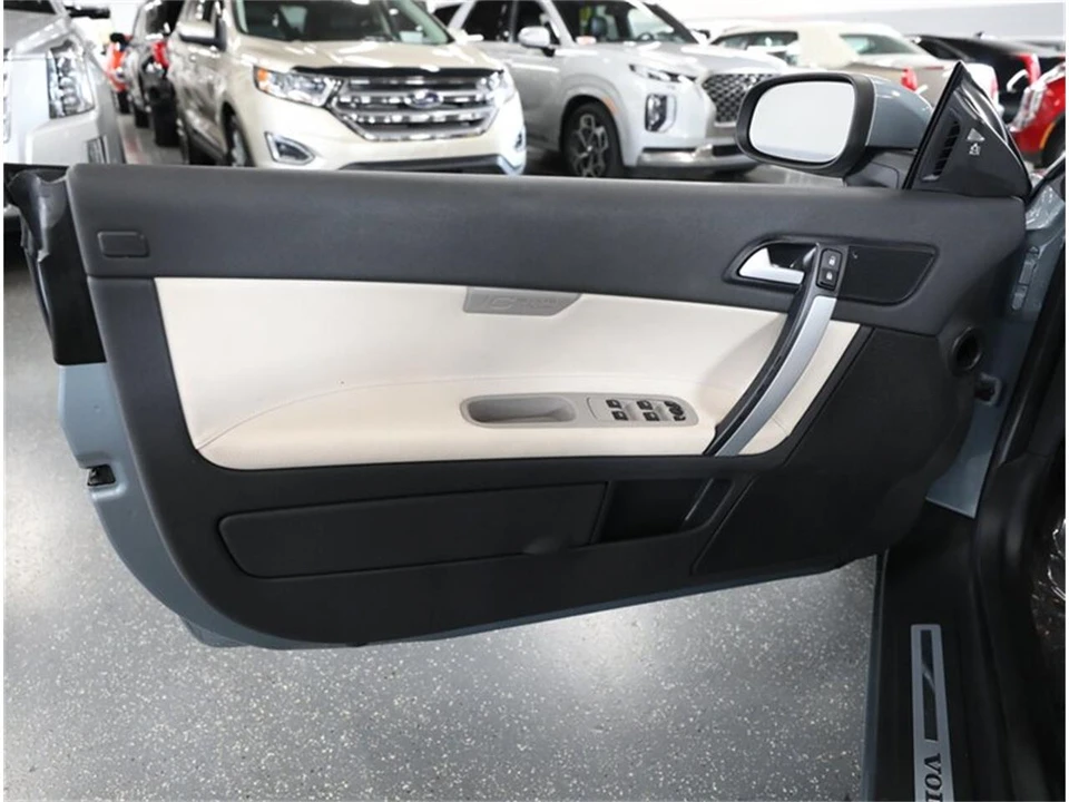 2011 Volvo C70 2nd Gen - Image 24 of 31