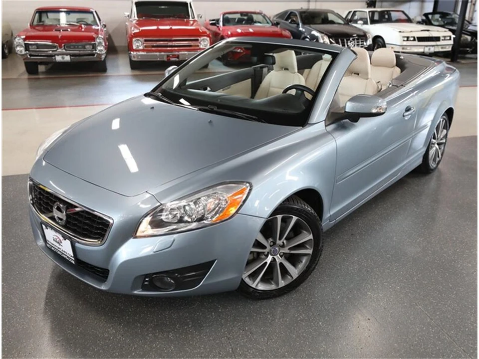 2011 Volvo C70 2nd Gen - Image 2 of 31