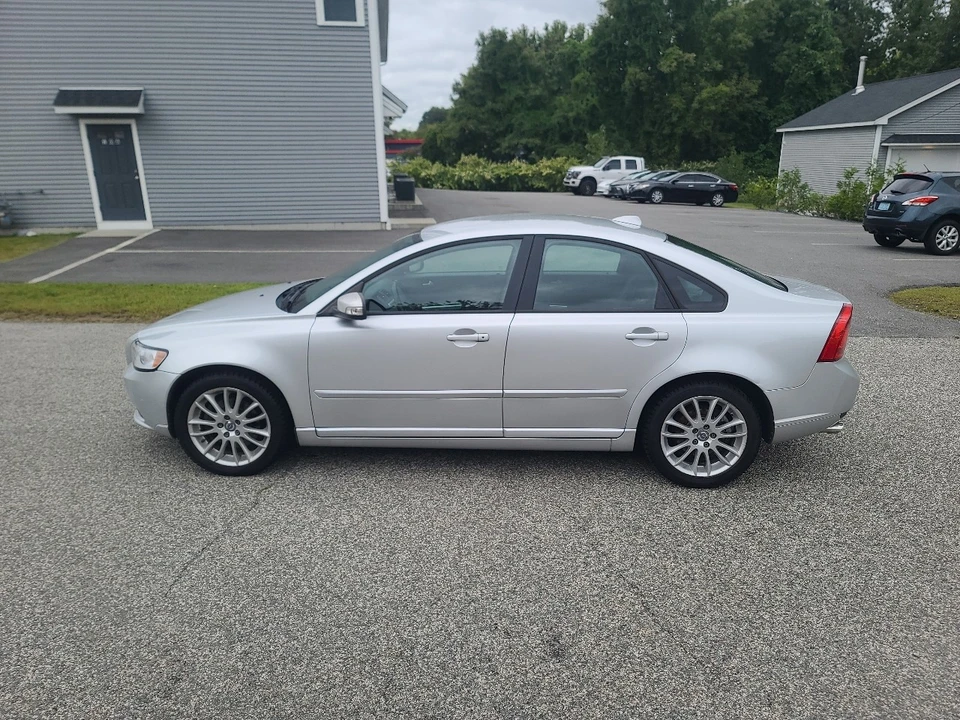 2011 Volvo S40 2nd Gen - Image 4 of 21