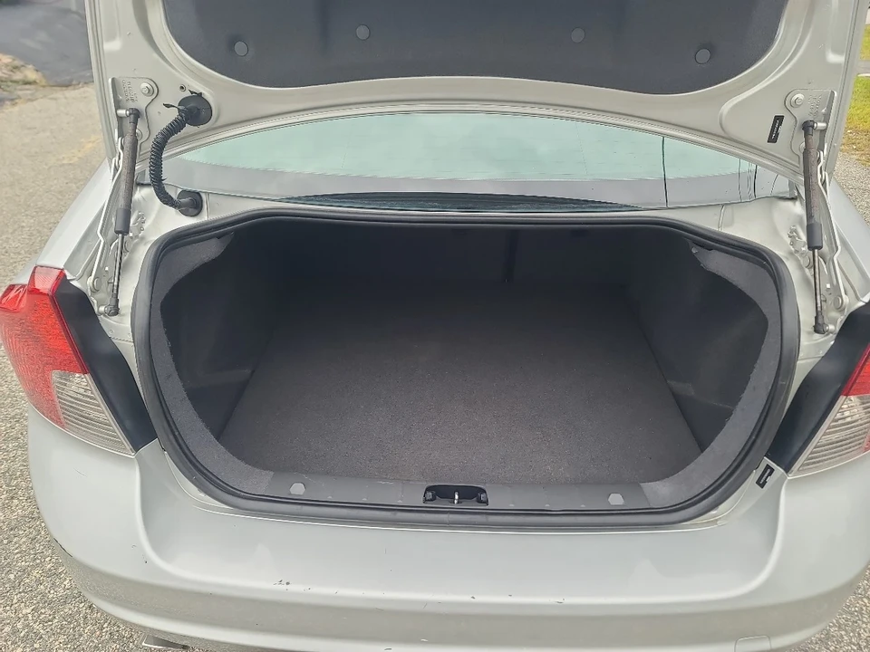 2011 Volvo S40 2nd Gen - Image 12 of 21