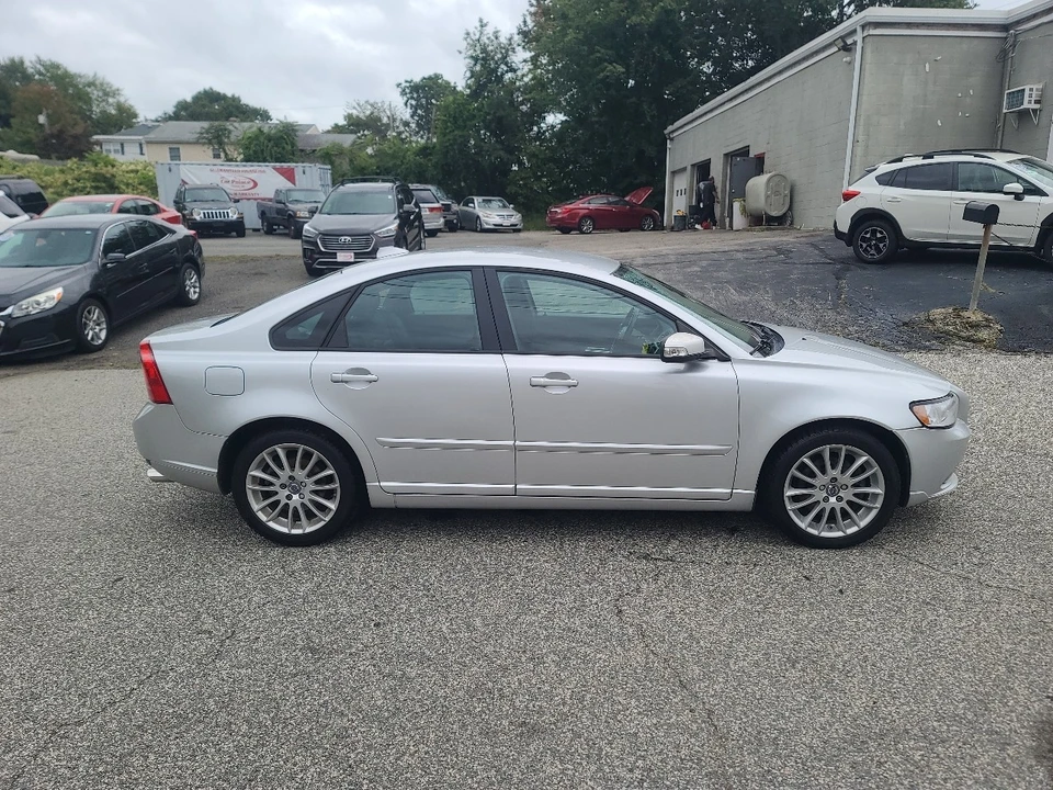 2011 Volvo S40 2nd Gen - Image 8 of 21