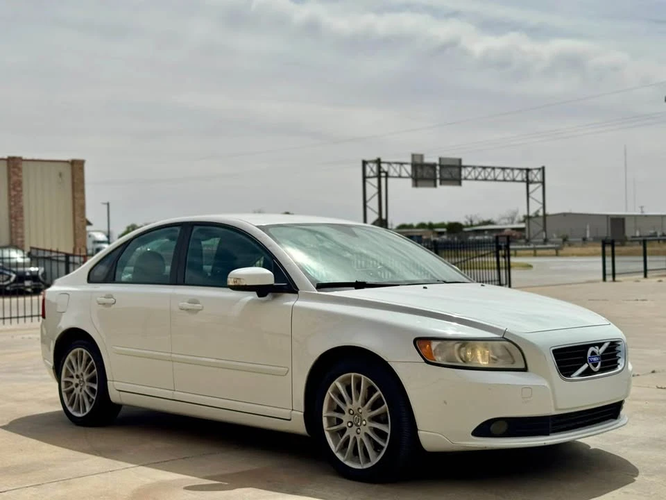 2011 Volvo S40 2nd Gen - Image 2 of 11