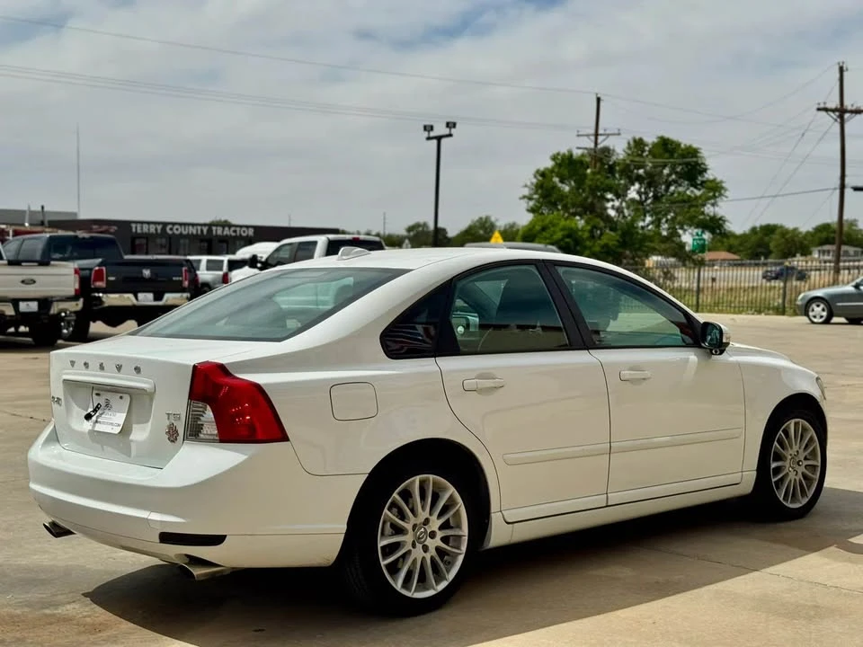 2011 Volvo S40 2nd Gen - Image 3 of 11