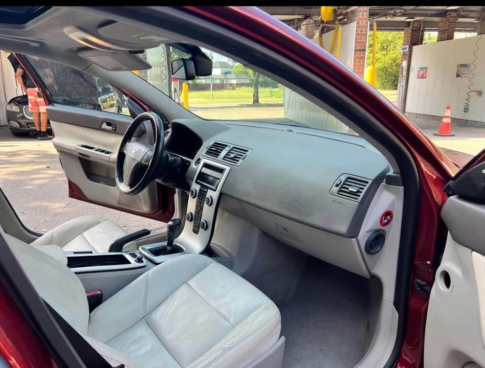 2011 Volvo S40 2nd Gen - Image 8 of 11