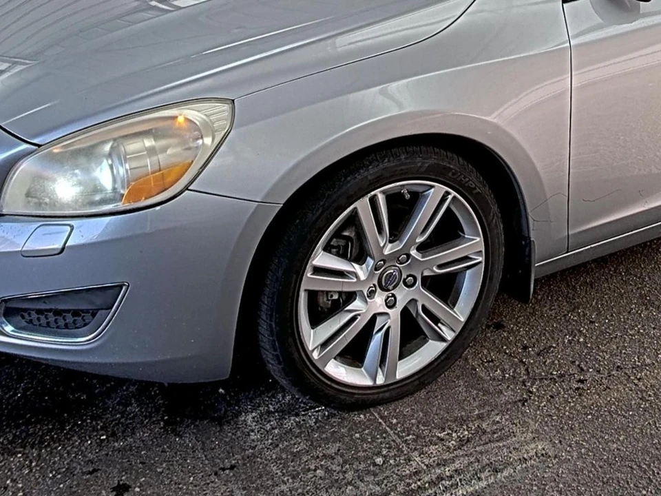 2011 Volvo S60 2nd Gen - Image 13 of 17