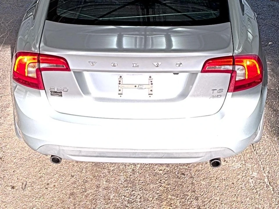 2011 Volvo S60 2nd Gen - Image 10 of 17