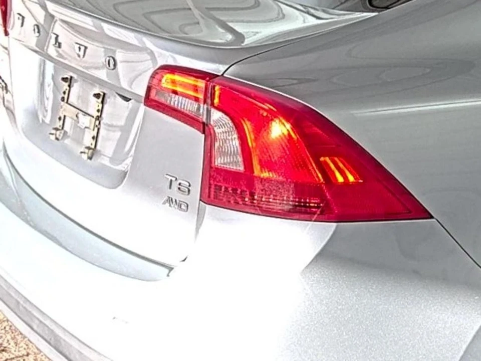 2011 Volvo S60 2nd Gen - Image 7 of 17