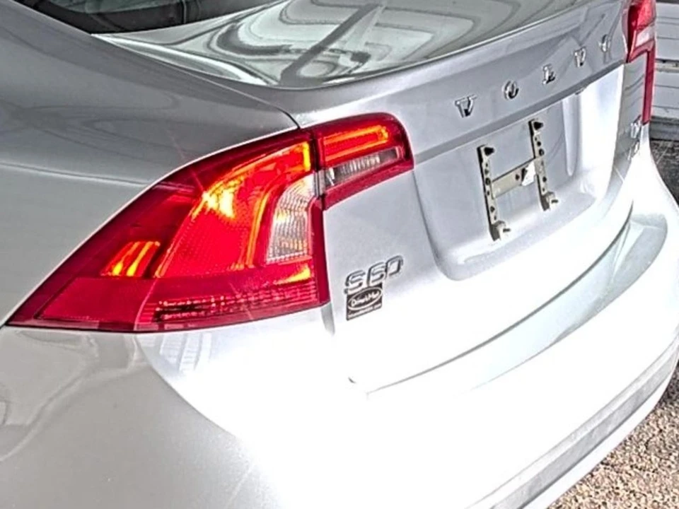 2011 Volvo S60 2nd Gen - Image 9 of 17