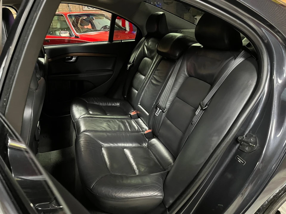 2011 Volvo S80 2nd Gen - Image 27 of 31