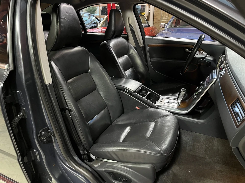 2011 Volvo S80 2nd Gen - Image 25 of 31