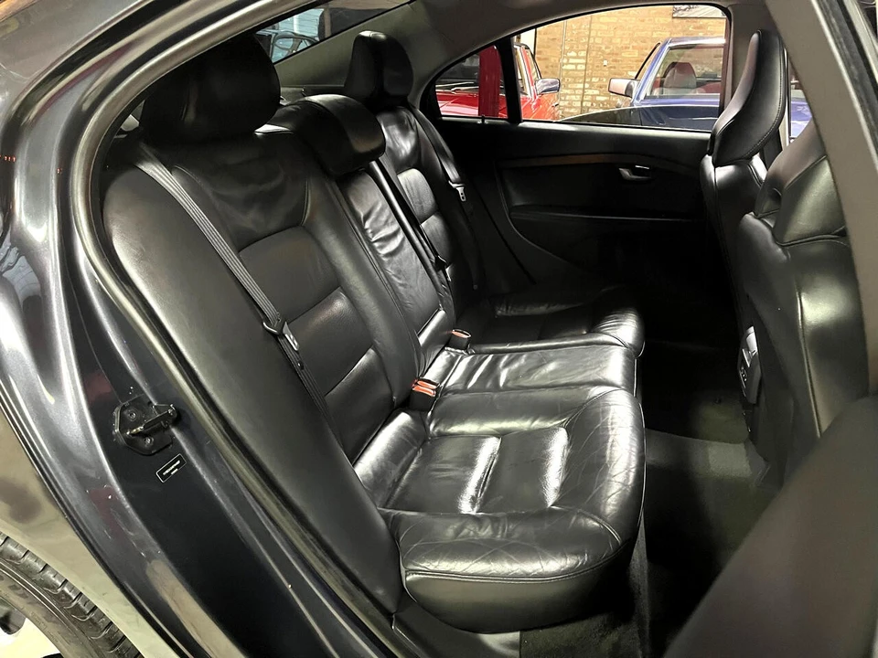 2011 Volvo S80 2nd Gen - Image 26 of 31