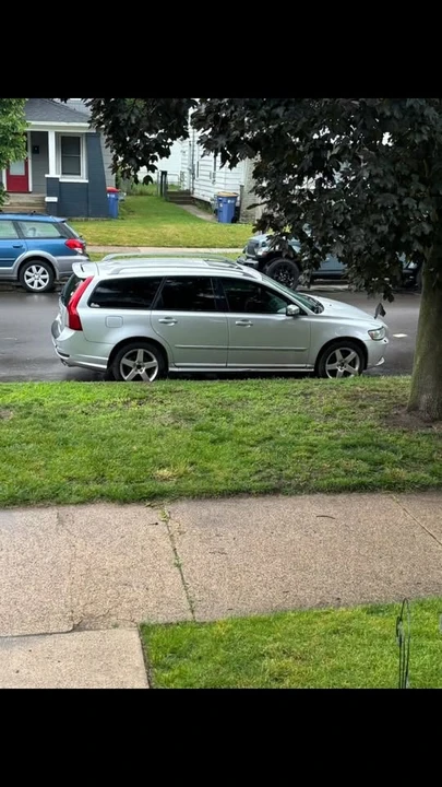 2011 Volvo V50 - Image 2 of 2