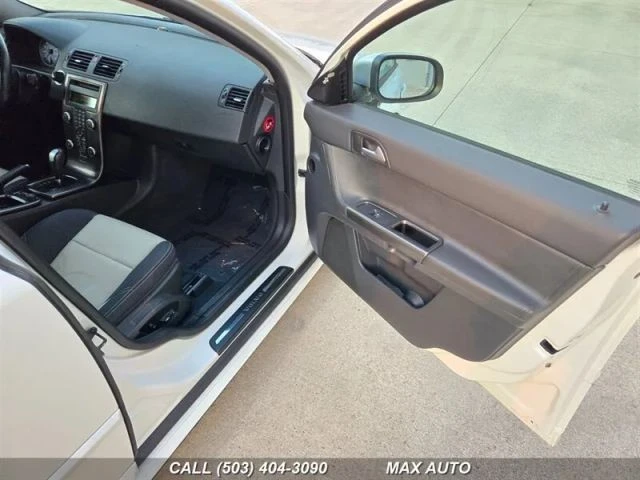 2011 Volvo V50 - Image 18 of 21