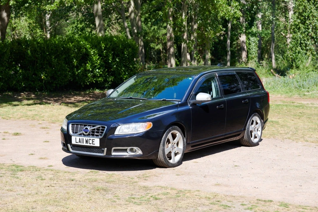 2011 Volvo V70 3rd Gen - Image 11 of 30