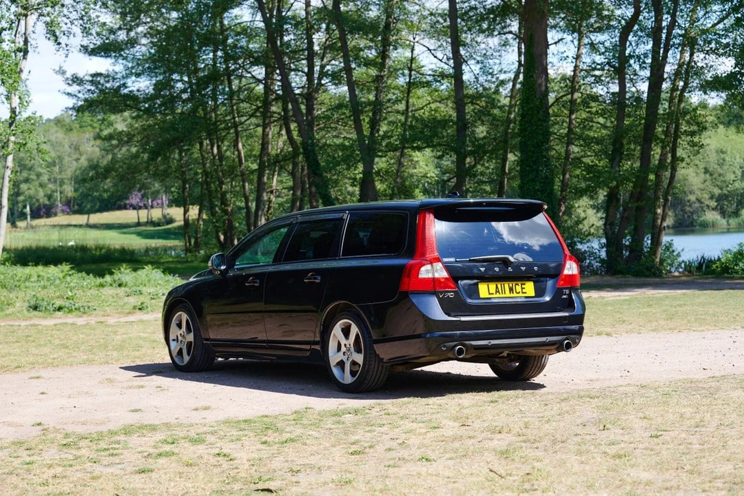 2011 Volvo V70 3rd Gen - Image 16 of 30