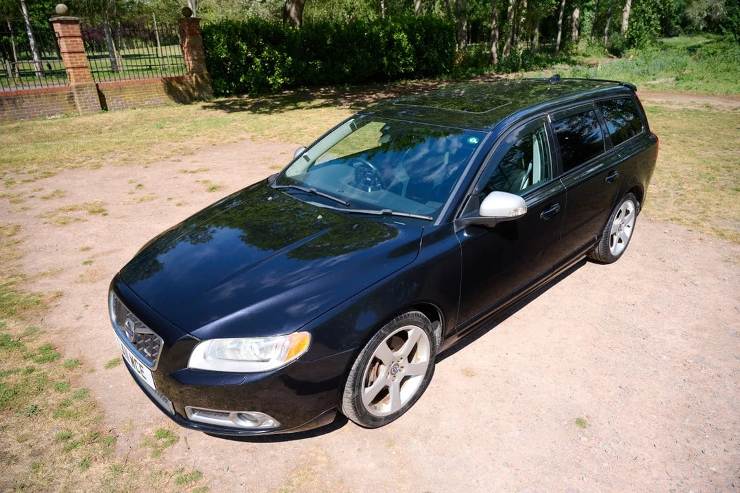 2011 Volvo V70 3rd Gen - Image 18 of 30