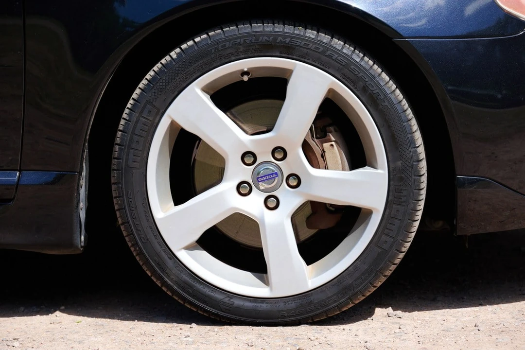 2011 Volvo V70 3rd Gen - Image 21 of 30