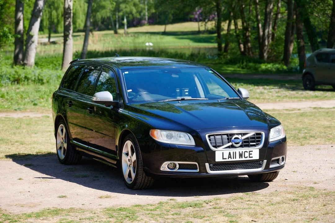 2011 Volvo V70 3rd Gen - Image 3 of 30
