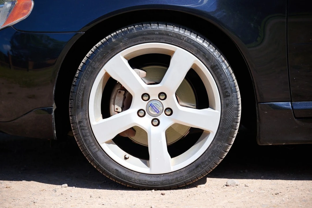 2011 Volvo V70 3rd Gen - Image 23 of 30