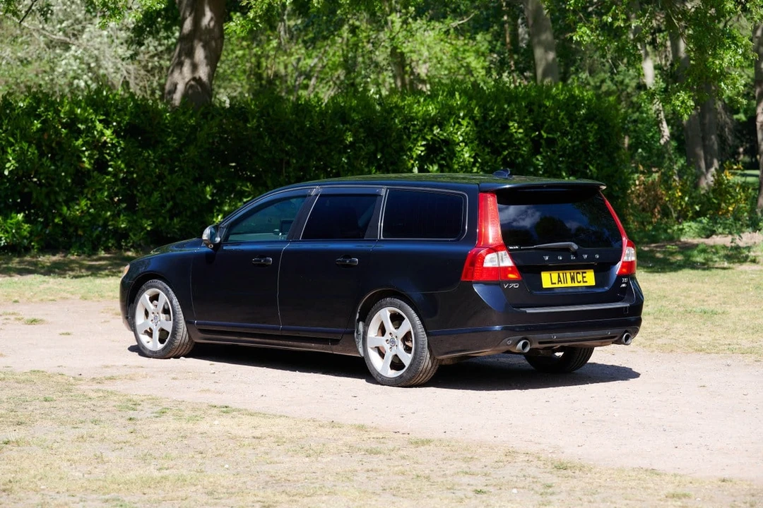 2011 Volvo V70 3rd Gen - Image 5 of 30