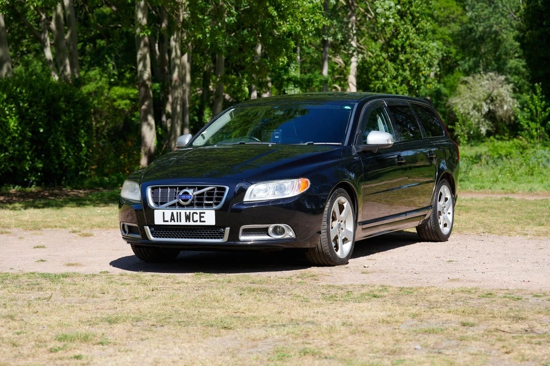 2011 Volvo V70 3rd Gen - Image 10 of 30