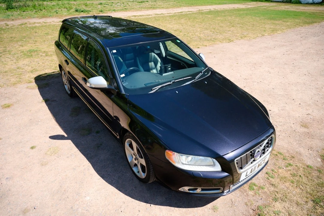 2011 Volvo V70 3rd Gen - Image 17 of 30