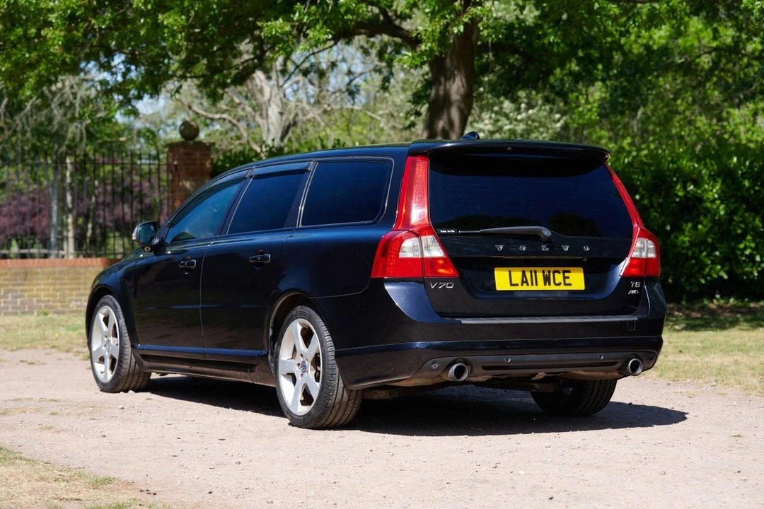 2011 Volvo V70 3rd Gen - Image 8 of 30