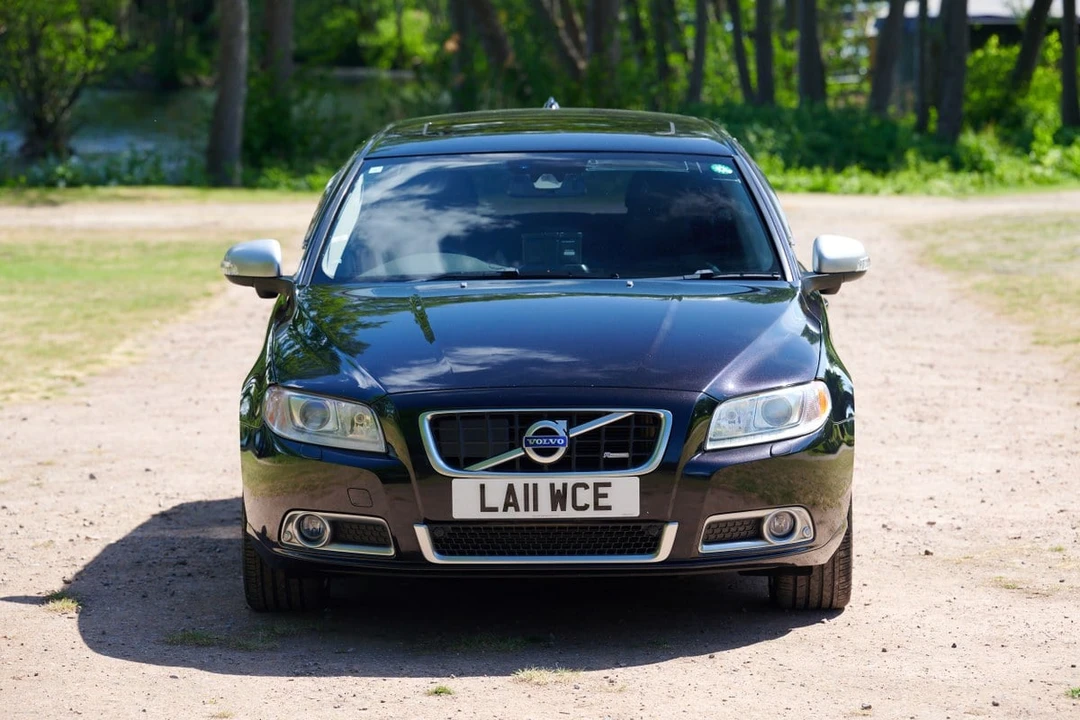 2011 Volvo V70 3rd Gen - Image 7 of 30