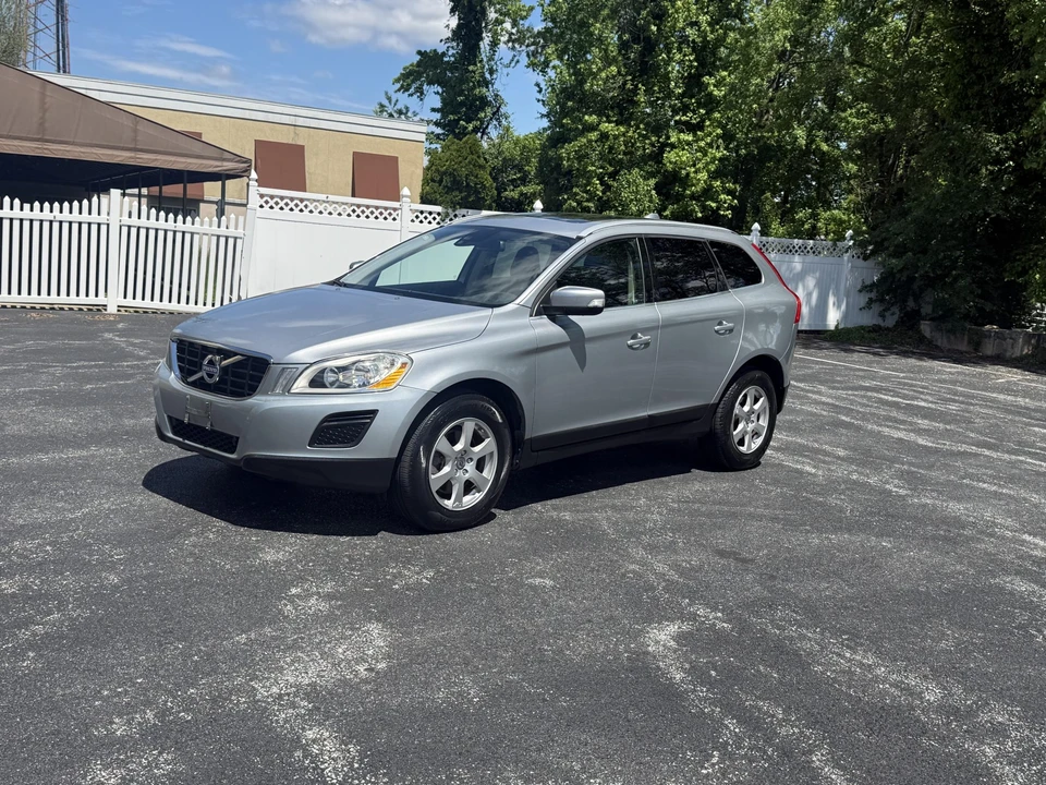 2011 Volvo XC60 1st Gen - Image 19 of 31