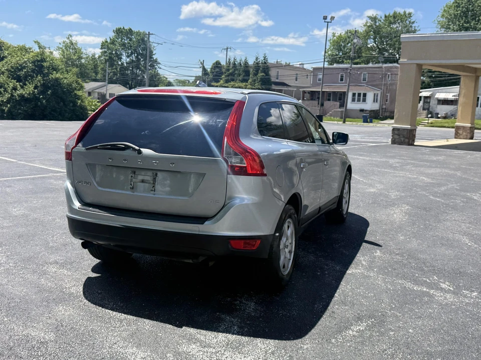 2011 Volvo XC60 1st Gen - Image 12 of 31