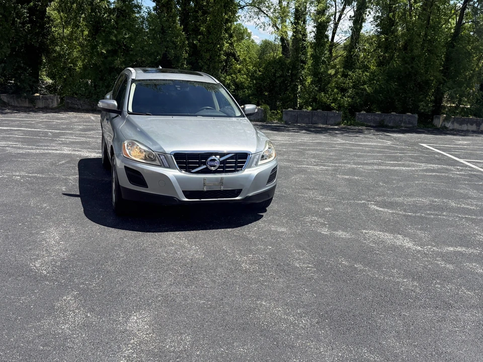 2011 Volvo XC60 1st Gen - Image 5 of 31