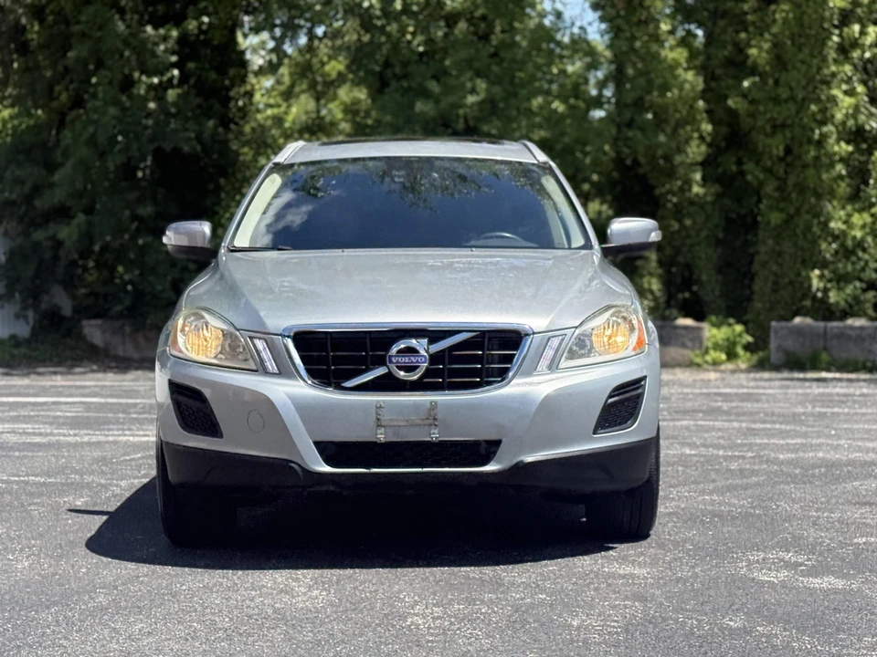 2011 Volvo XC60 1st Gen - Image 2 of 31
