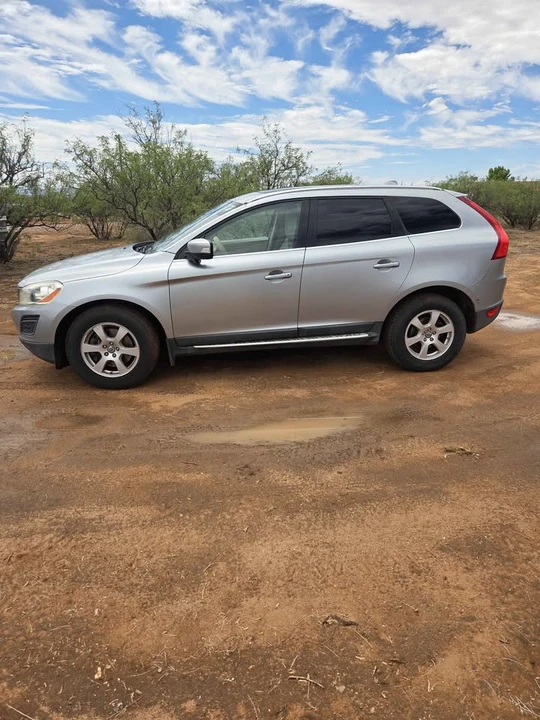 2011 Volvo XC60 1st Gen - Image 2 of 10