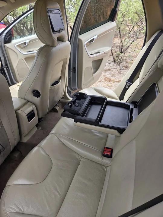 2011 Volvo XC60 1st Gen - Image 7 of 10