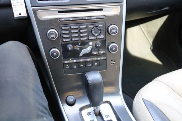 2011 Volvo XC60 1st Gen - Image 11 of 16