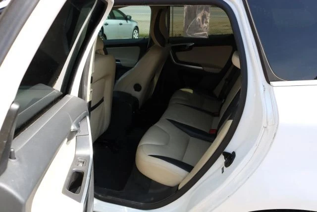 2011 Volvo XC60 1st Gen - Image 13 of 16