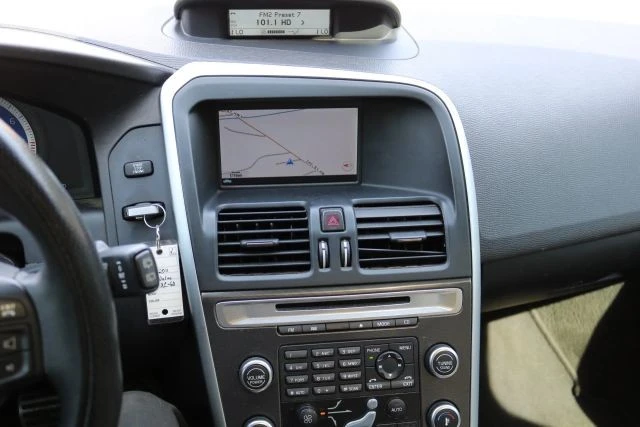2011 Volvo XC60 1st Gen - Image 10 of 16