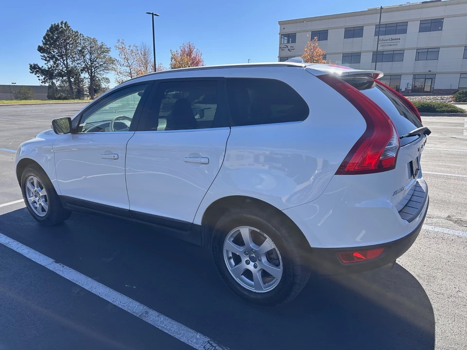 2011 Volvo XC60 1st Gen - Image 6 of 20