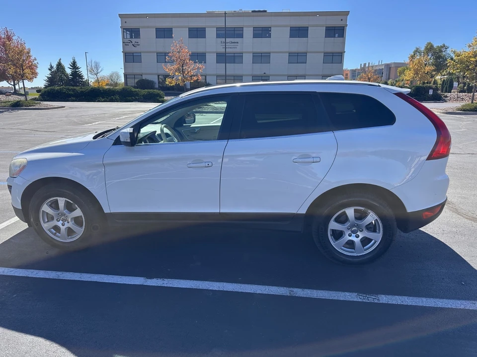 2011 Volvo XC60 1st Gen - Image 4 of 20