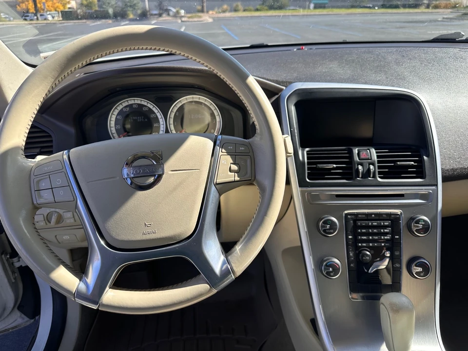 2011 Volvo XC60 1st Gen - Image 8 of 20