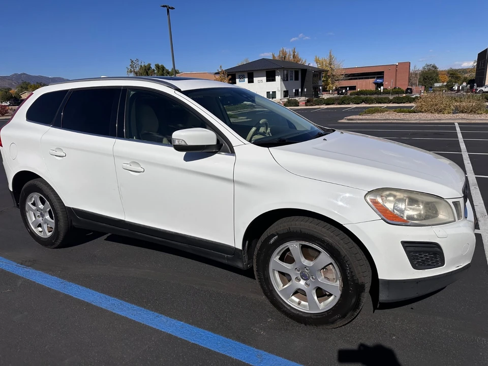 2011 Volvo XC60 1st Gen - Image 3 of 20