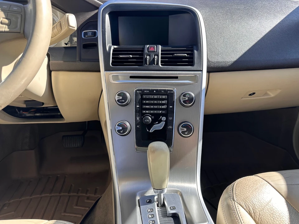 2011 Volvo XC60 1st Gen - Image 10 of 20