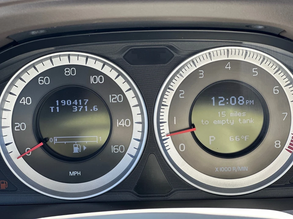 2011 Volvo XC60 1st Gen - Image 9 of 20