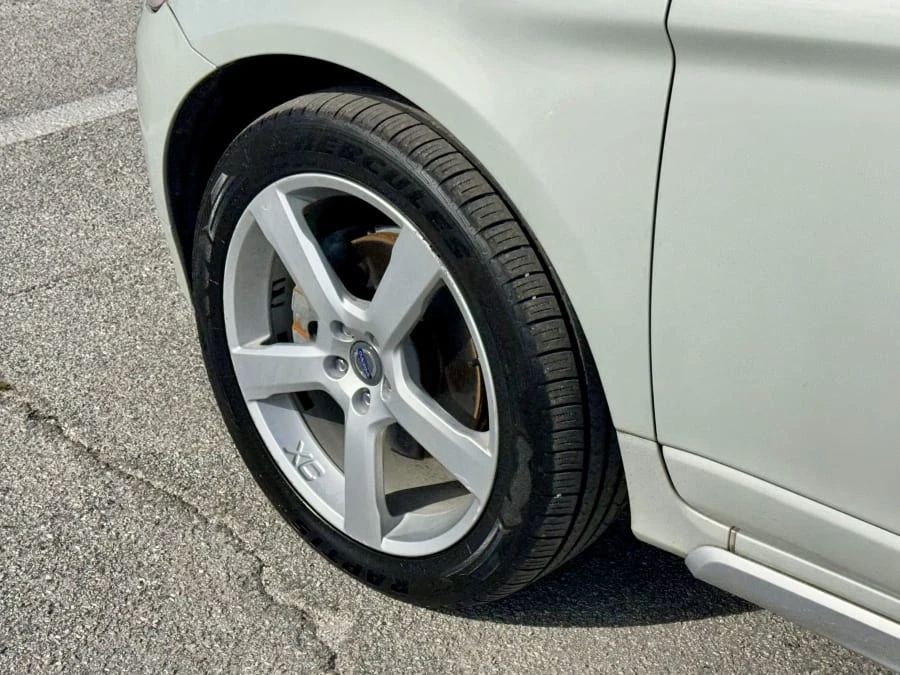 2011 Volvo XC60 1st Gen - Image 9 of 23