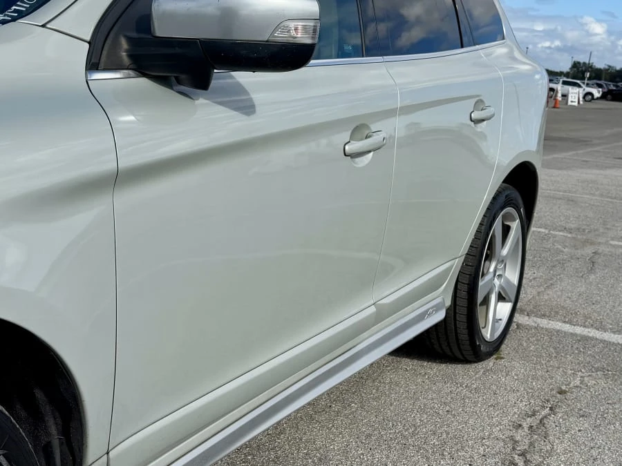 2011 Volvo XC60 1st Gen - Image 12 of 23