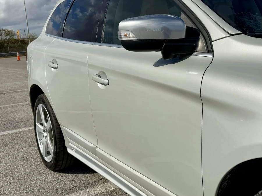 2011 Volvo XC60 1st Gen - Image 11 of 23