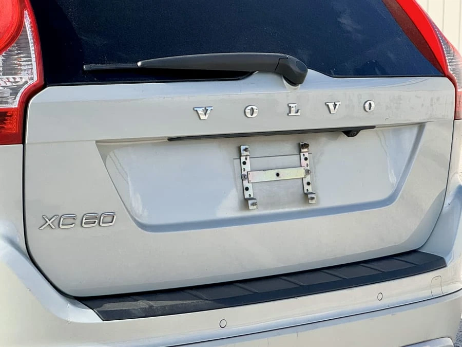 2011 Volvo XC60 1st Gen - Image 8 of 23
