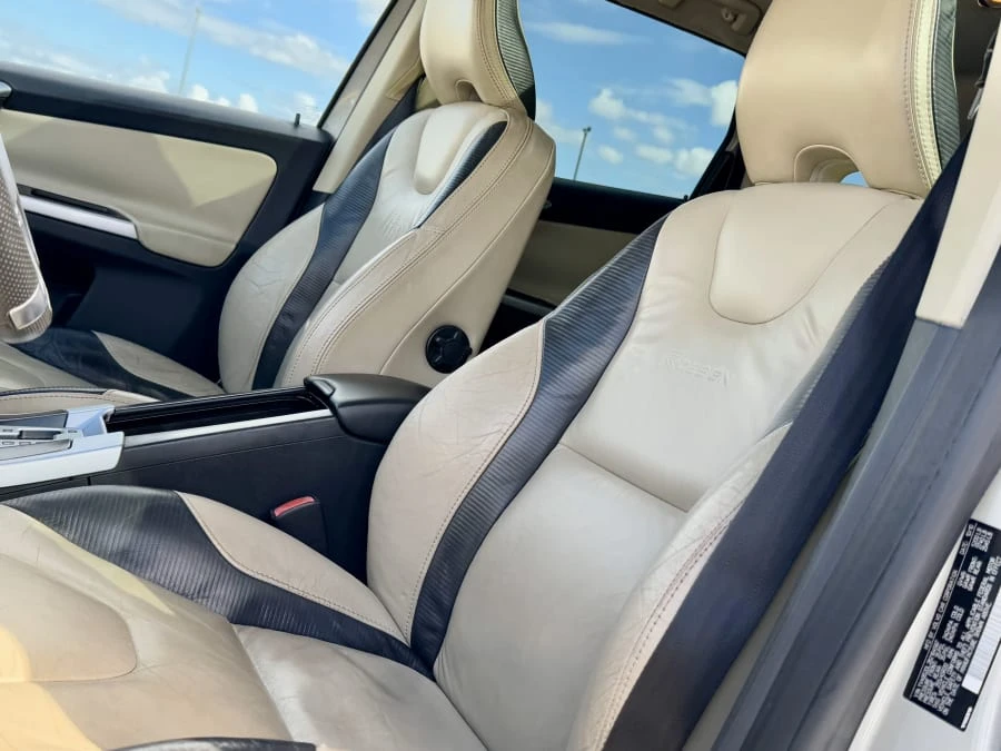 2011 Volvo XC60 1st Gen - Image 16 of 23