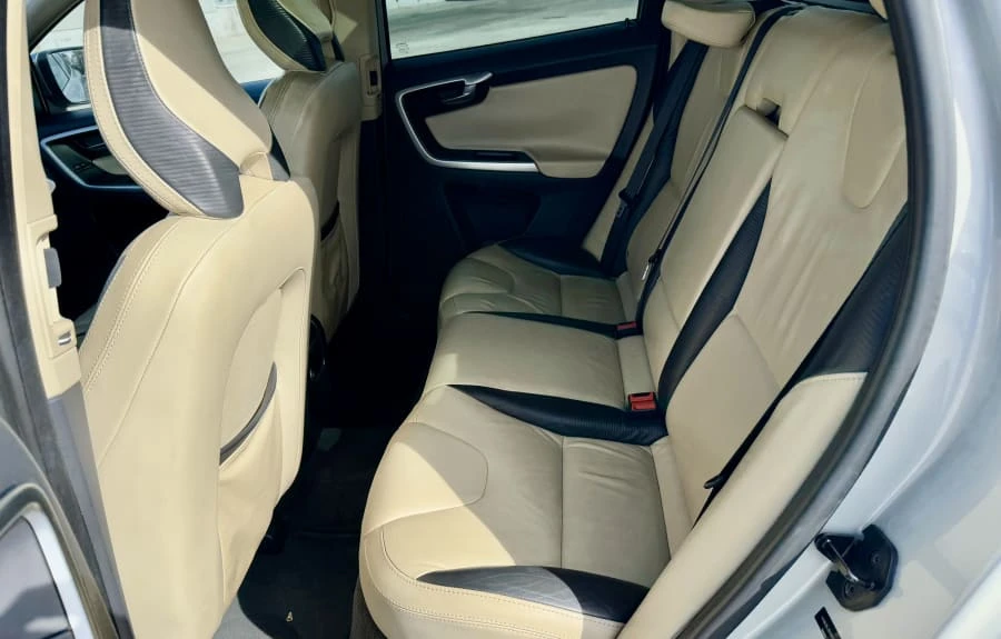 2011 Volvo XC60 1st Gen - Image 20 of 23